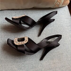 Elegant Roger Viver Belle Black Satin Heels with Embellished Buckle